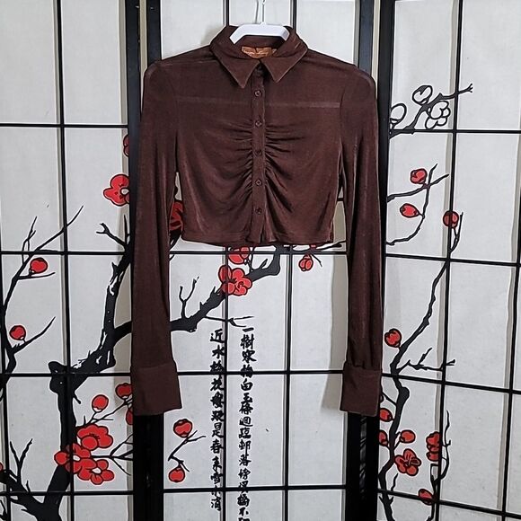 Beige Botany Cropped  Slinky Brown Ruched Button Up - Picture 1 of 7